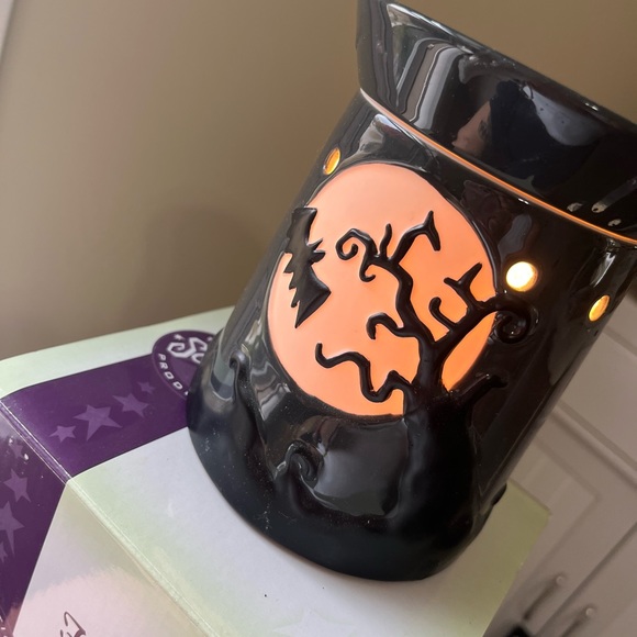 *retired* Scentsy Fright Night Warmer with Box - Picture 4 of 4